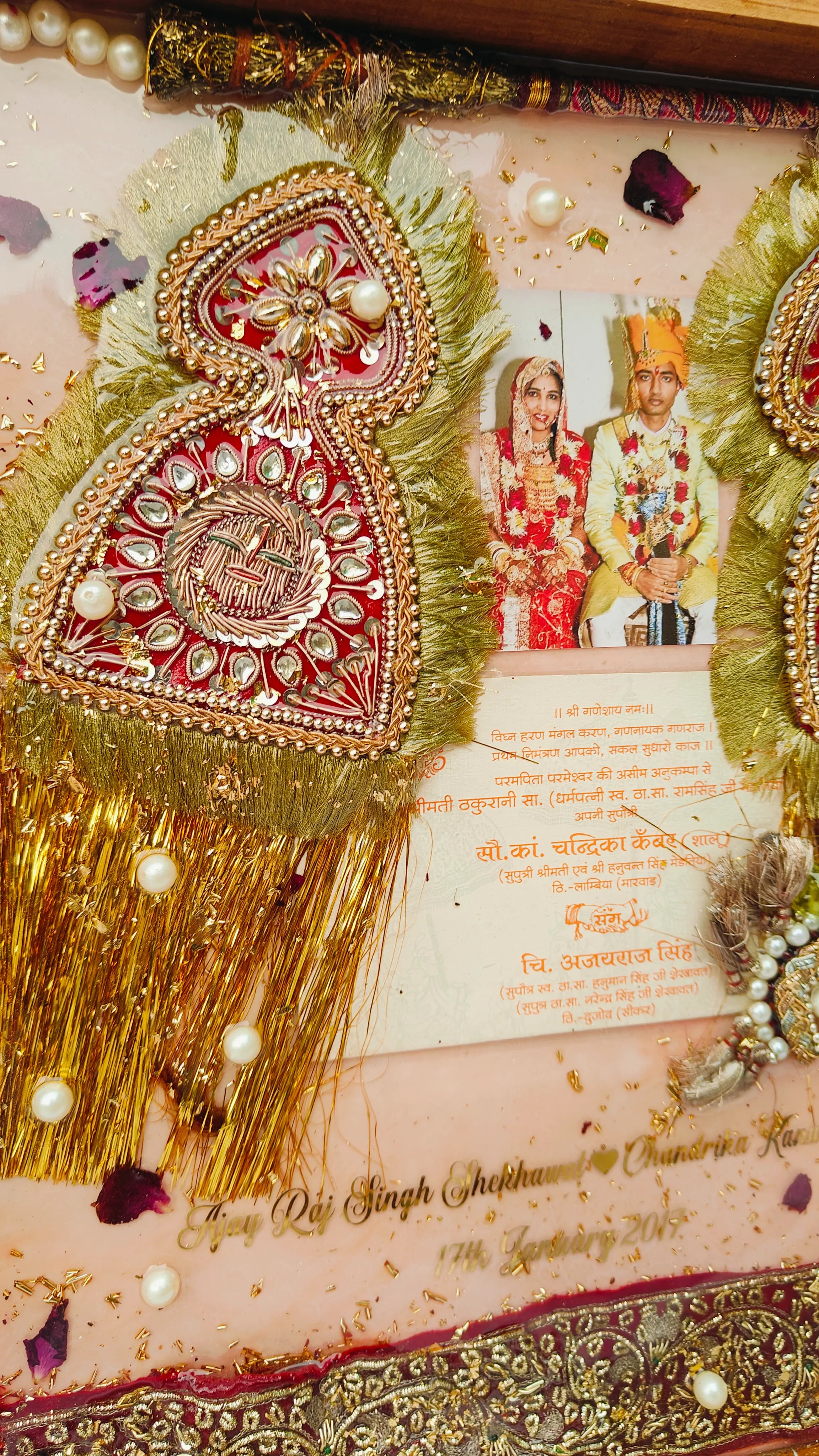 resin varmala, flower preservation, resin preservation, resin flower preservation, resin art varmala preservation, wedding varmala preservation. resin wedding preservation, resin art flower preservation