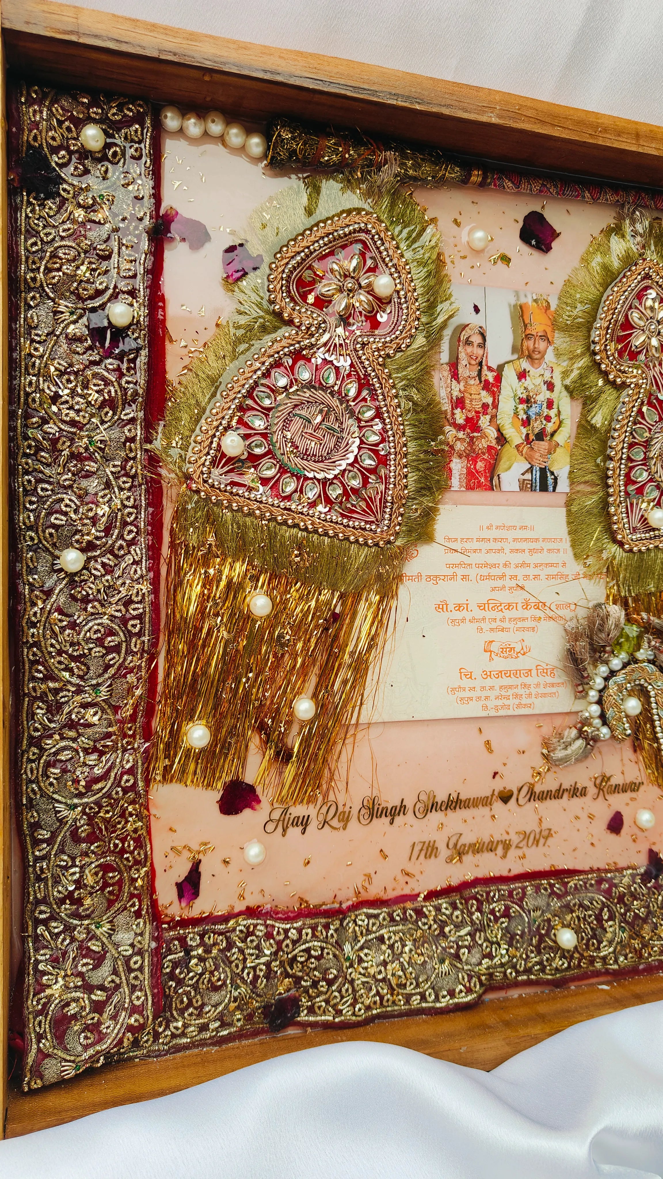resin varmala, flower preservation, resin preservation, resin flower preservation, resin art varmala preservation, wedding varmala preservation. resin wedding preservation, resin art flower preservation