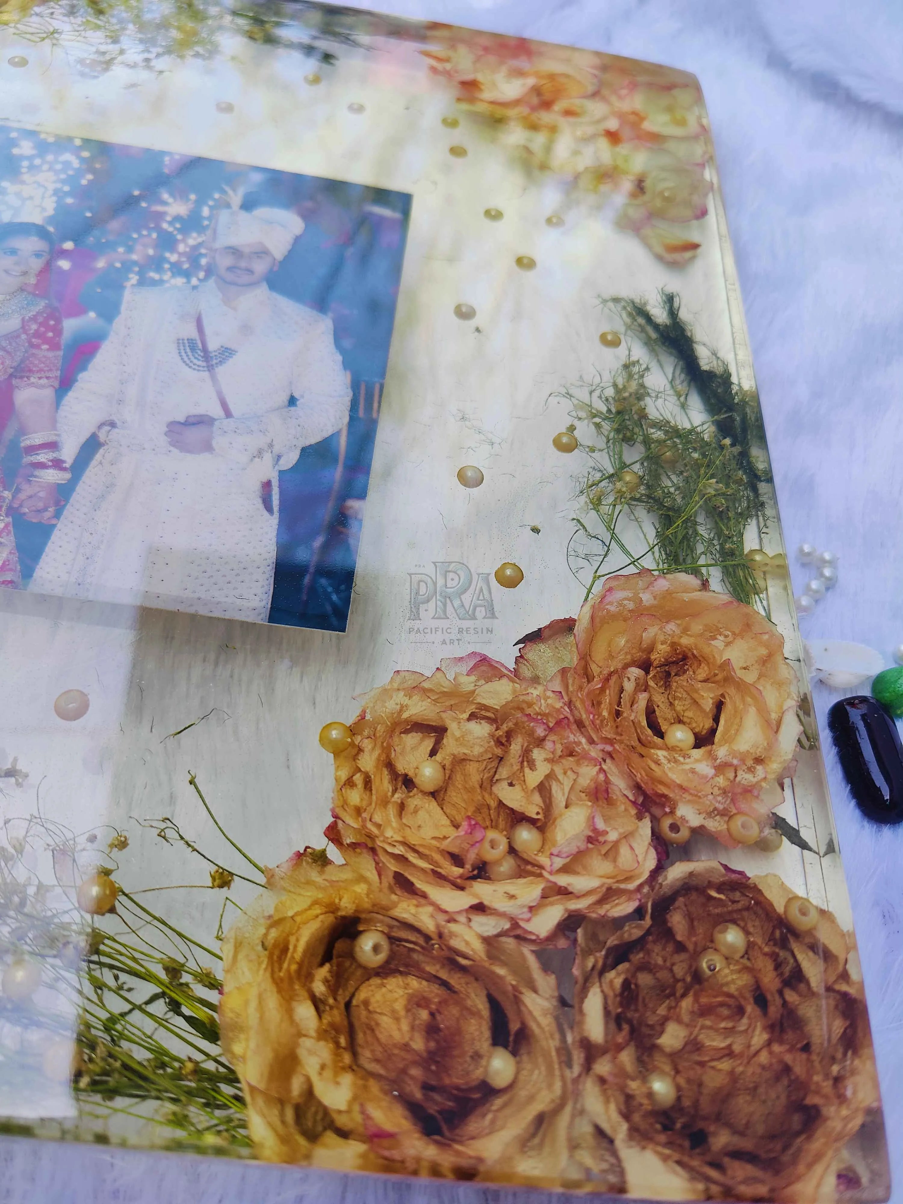 resin varmala, flower preservation, resin preservation, resin flower preservation, resin art varmala preservation, wedding varmala preservation. resin wedding preservation, resin art flower preservation