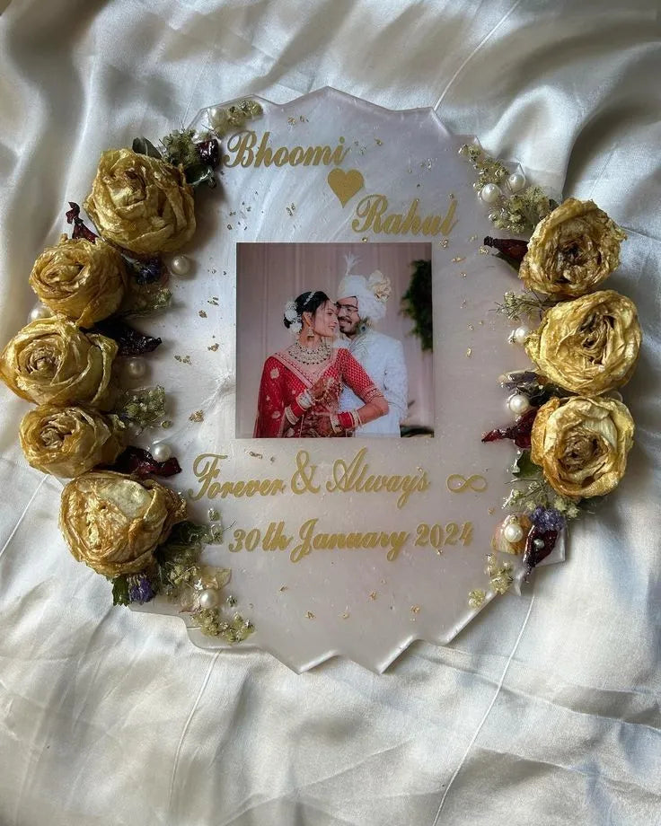 resin varmala, flower preservation, resin preservation, resin flower preservation, resin art varmala preservation, wedding varmala preservation. resin wedding preservation, resin art flower preservation