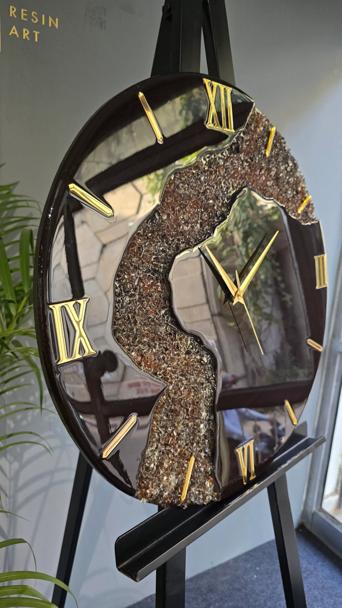 Black & Gold Resin Wall Clock | Royal Elegance