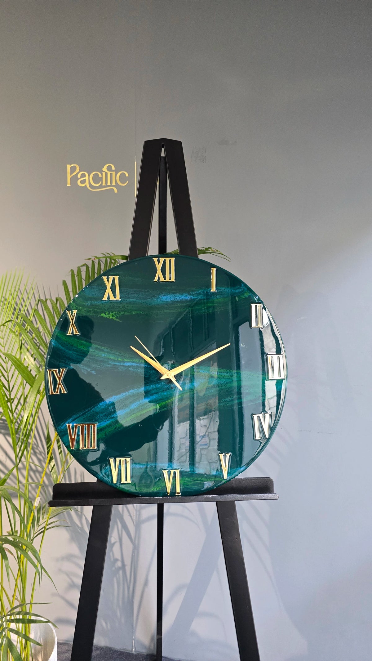 Vastu Glided Mirage Premium Resin Wall Clock