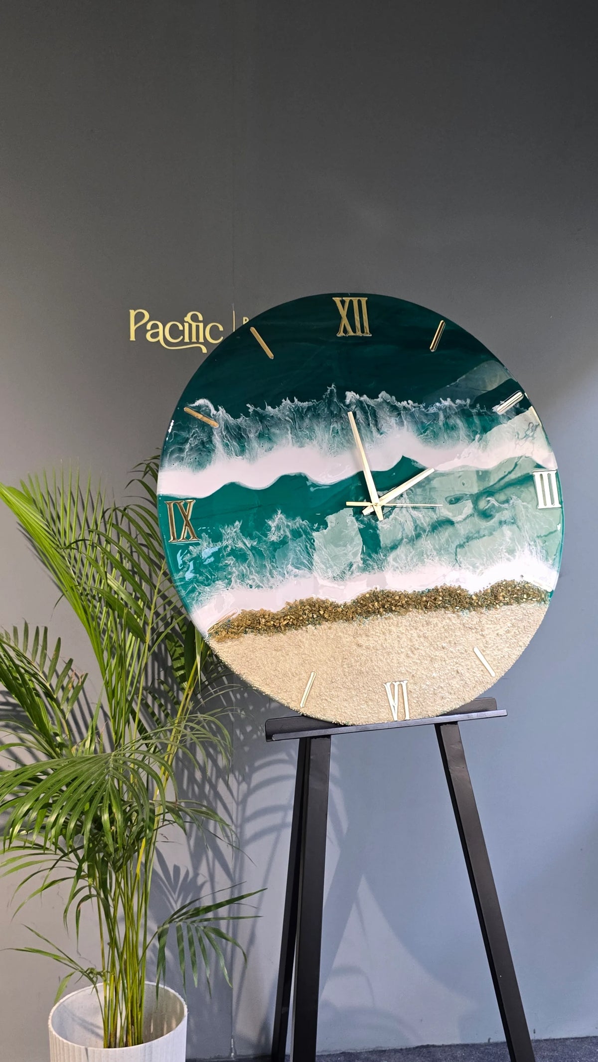 Ocean Wave Resin Wall Clock | Coastal Elegance