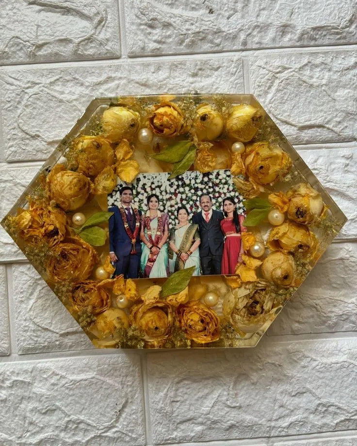 resin varmala, flower preservation, resin preservation, resin flower preservation, resin art varmala preservation, wedding varmala preservation. resin wedding preservation, resin art flower preservation
