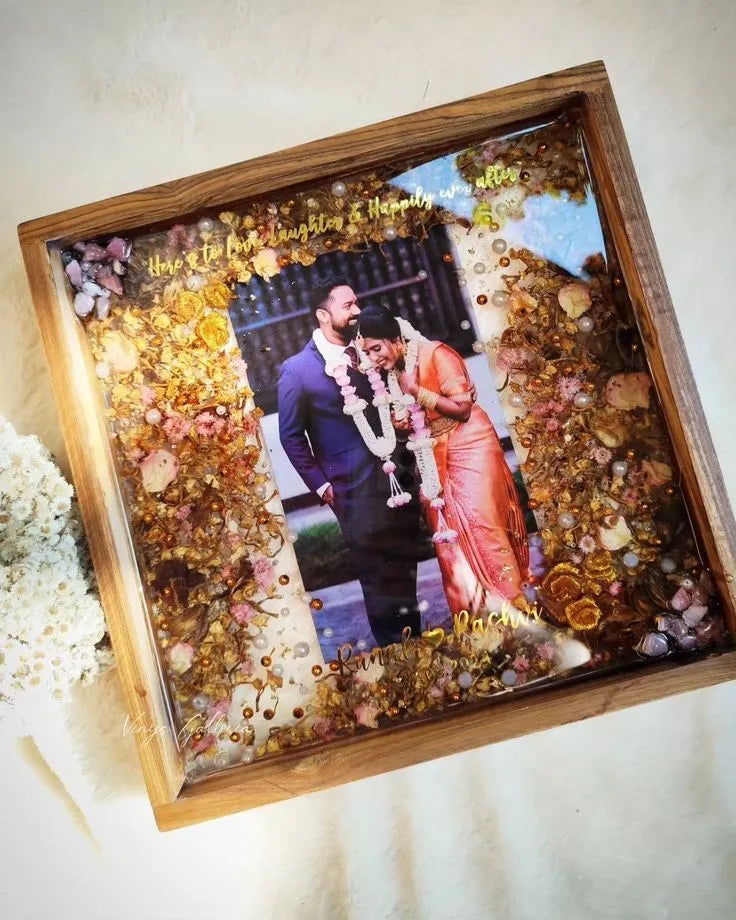 resin varmala, flower preservation, resin preservation, resin flower preservation, resin art varmala preservation, wedding varmala preservation. resin wedding preservation, resin art flower preservation