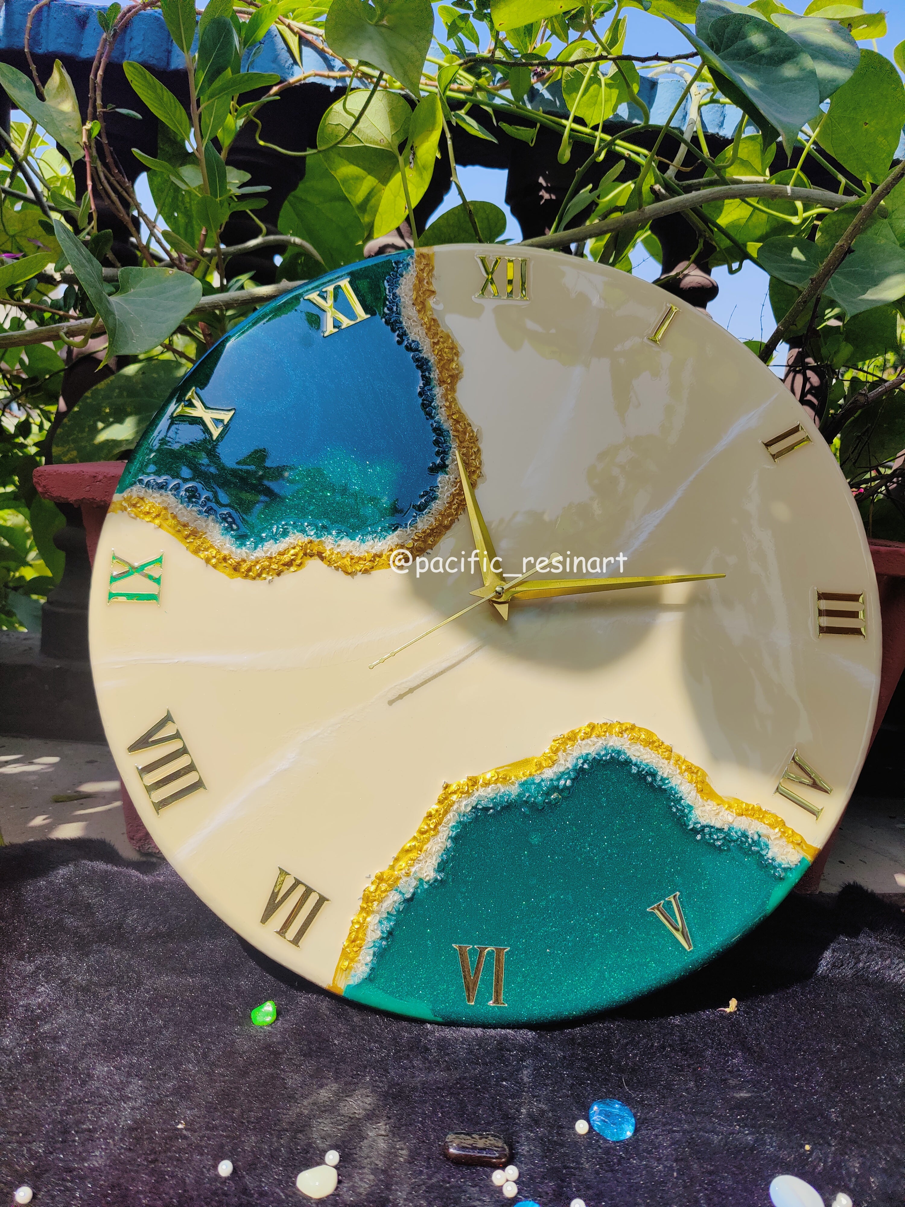 Green Pearl Roman Resin Art wall clock