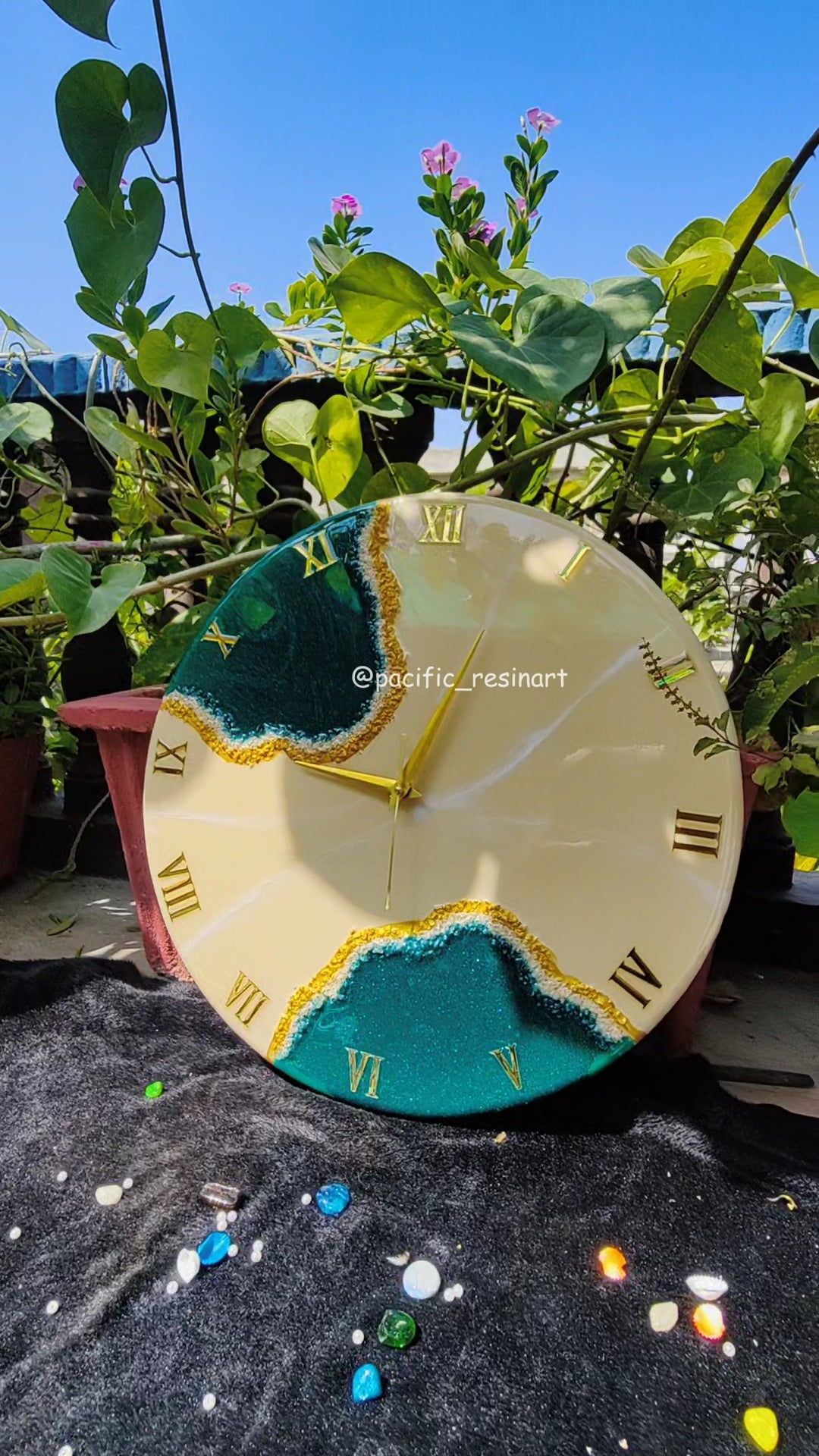 Green Pearl Roman Resin Art wall clock