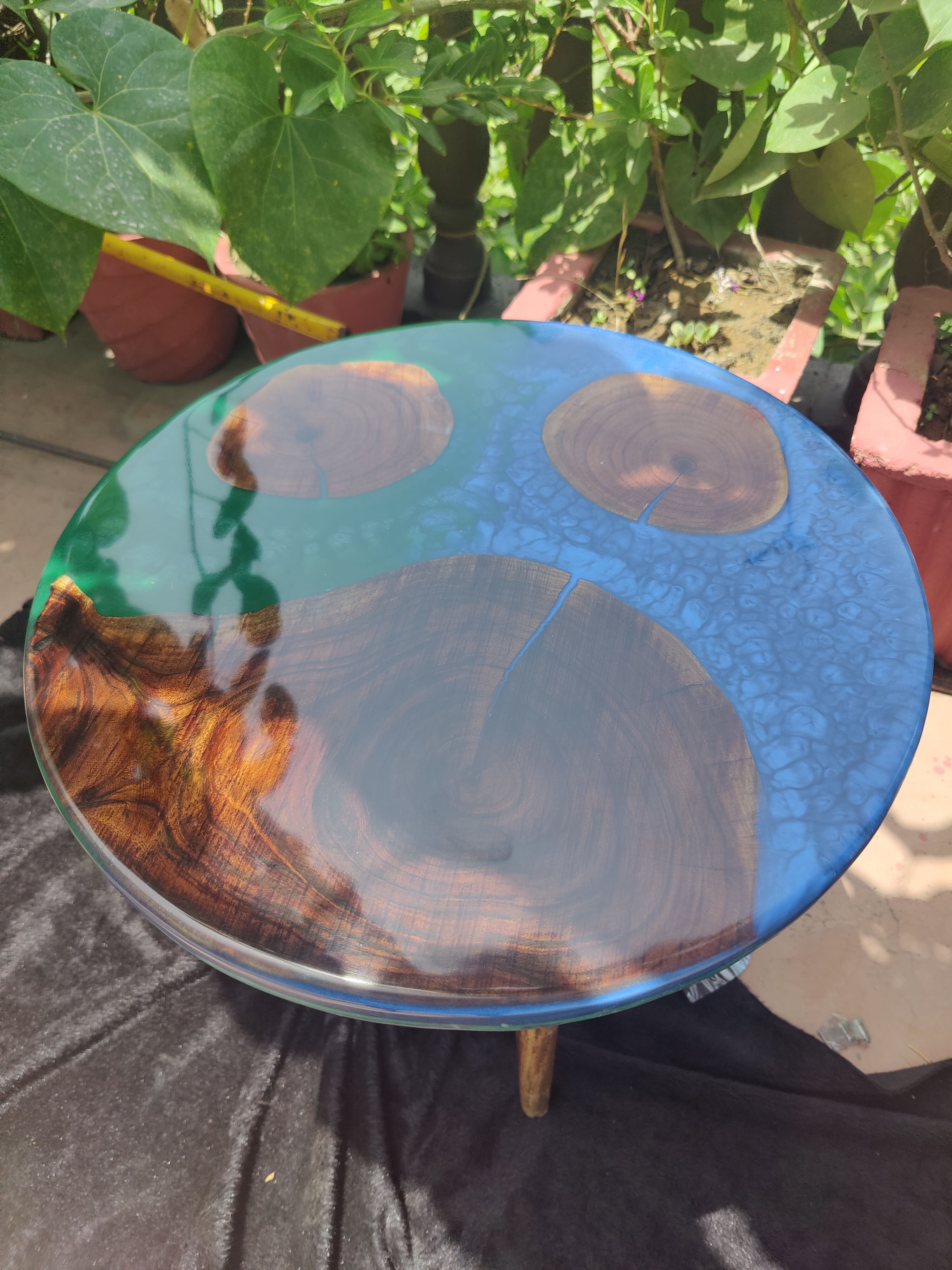 Epoxy resin art table