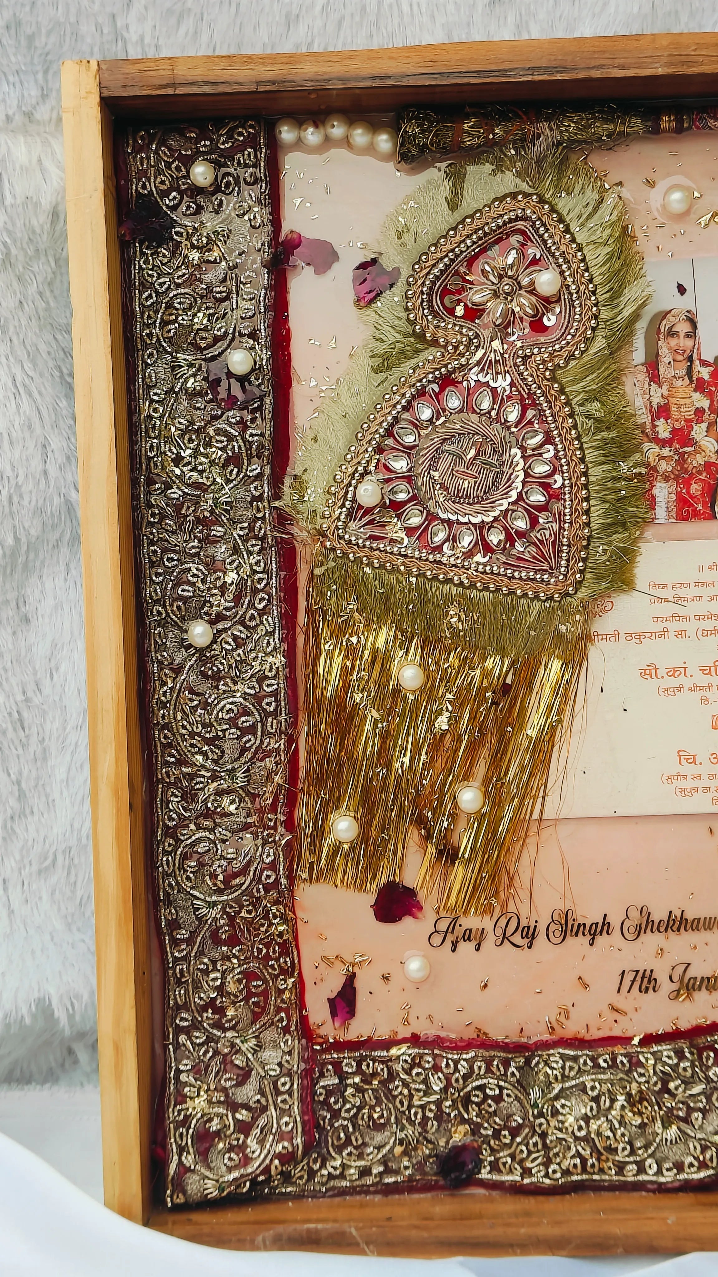 resin varmala, flower preservation, resin preservation, resin flower preservation, resin art varmala preservation, wedding varmala preservation. resin wedding preservation, resin art flower preservation