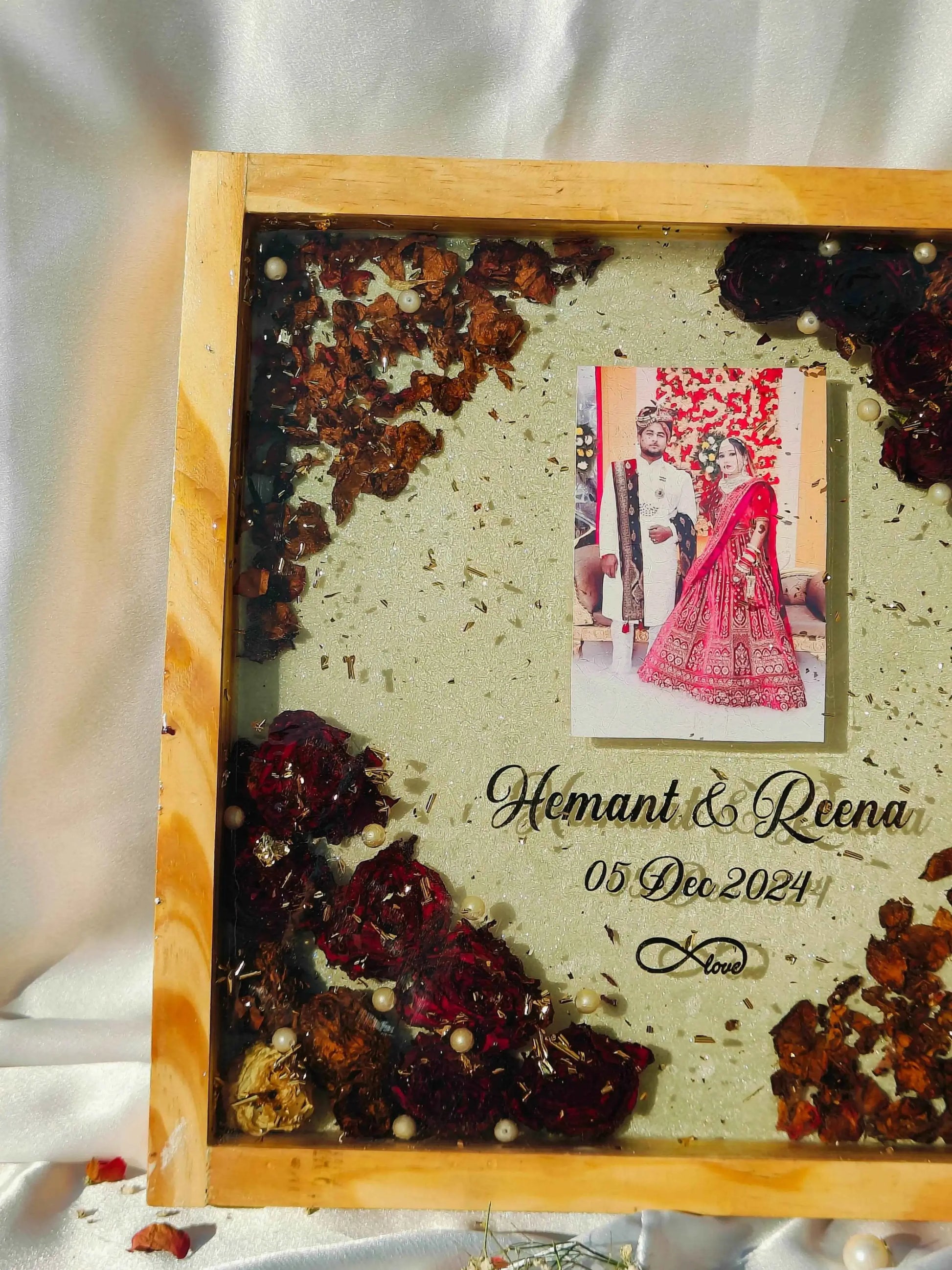 Roses & Stars Resin Varmala Preservation - Pacific Resin Art