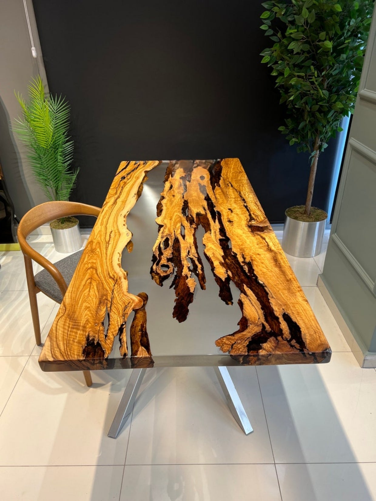 Flying Wooden Epoxy resin art dining table without stand